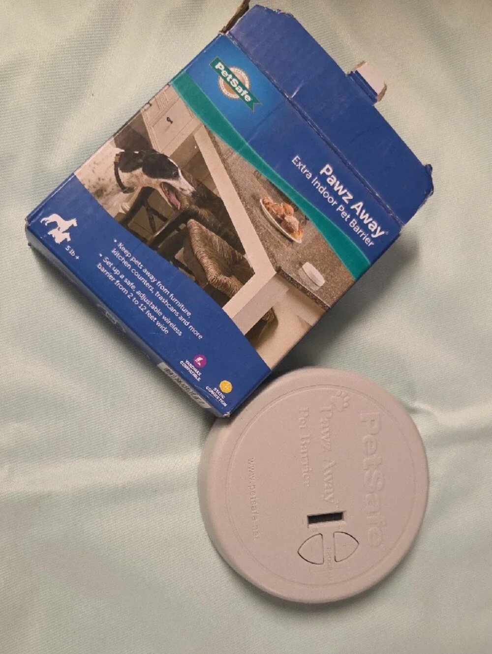 PetSafe Pawz Away Indoor Pet Barrier - Light Gray and Blue Packaging